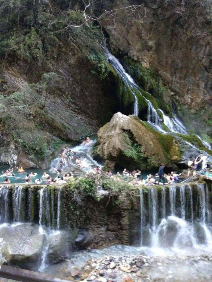 问界得意、智界交付难!余承东秘密会谈北汽,催生第三个“界”